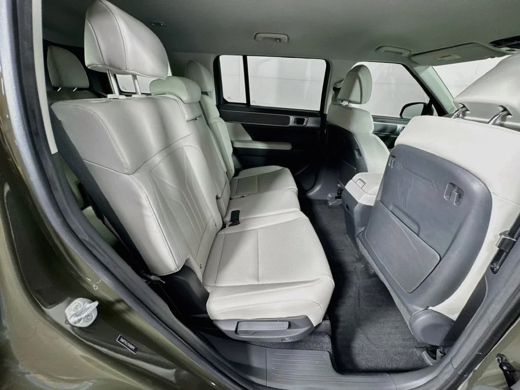 Used 2025 Green Hyundai SEL image 35