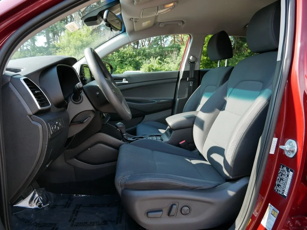 Used 2020 Red Hyundai Value image 14