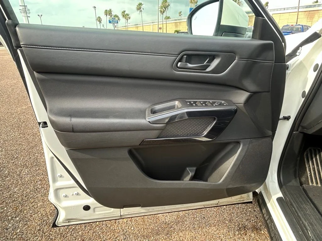 Used 2025 White Nissan SV image 10