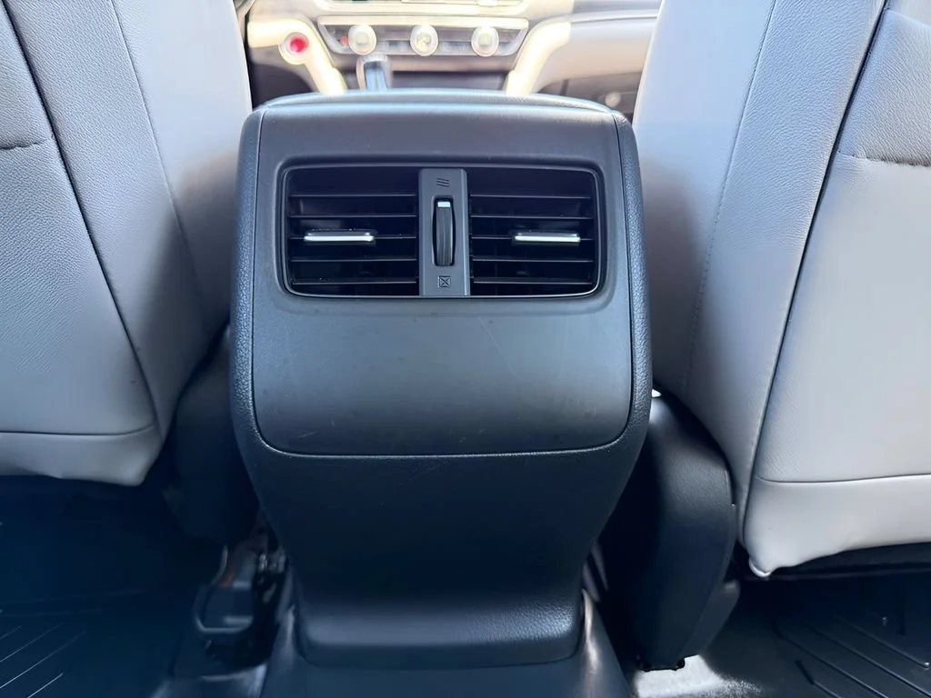 Used 2020  Honda EX-L image 15