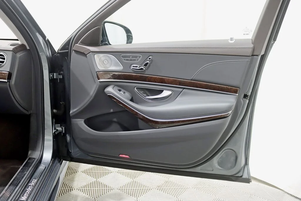 Used 2019 Gray Mercedes-Benz S 560 image 40