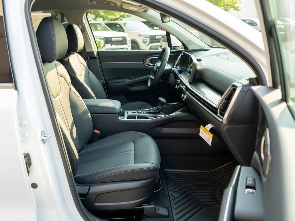New 2026 Glacial White Pearl Kia S image 10