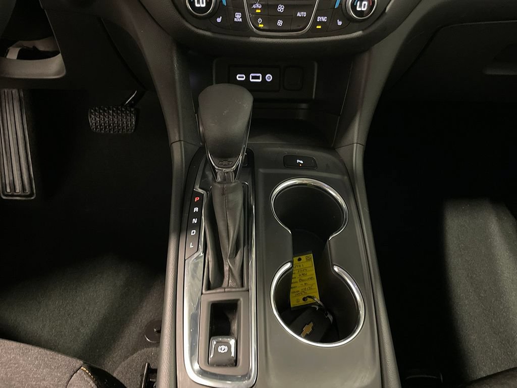 Used 2024 Summit White Chevrolet LT image 32