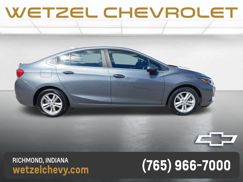 Used 2018 Chevrolet Cruze LT with VIN 1G1BE5SM9J7183195 for sale in Richmond, IN