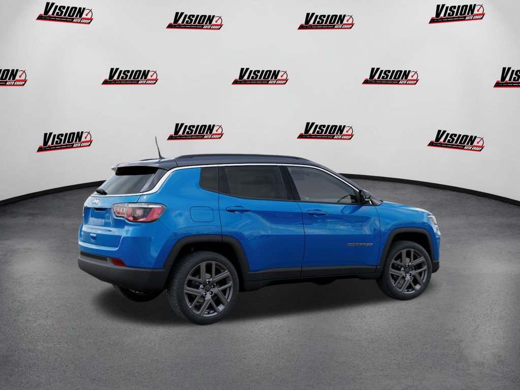 New 2026 Hydro Blue Pearl-Coat Exterior Paint Jeep Limited image 4