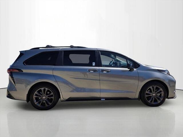 Used 2026 Heavy Metal Toyota XSE 7-Passenger image 6