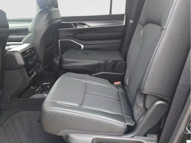 New 2026 High Gloss Black Exterior Paint Jeep Limited Altitude image 21