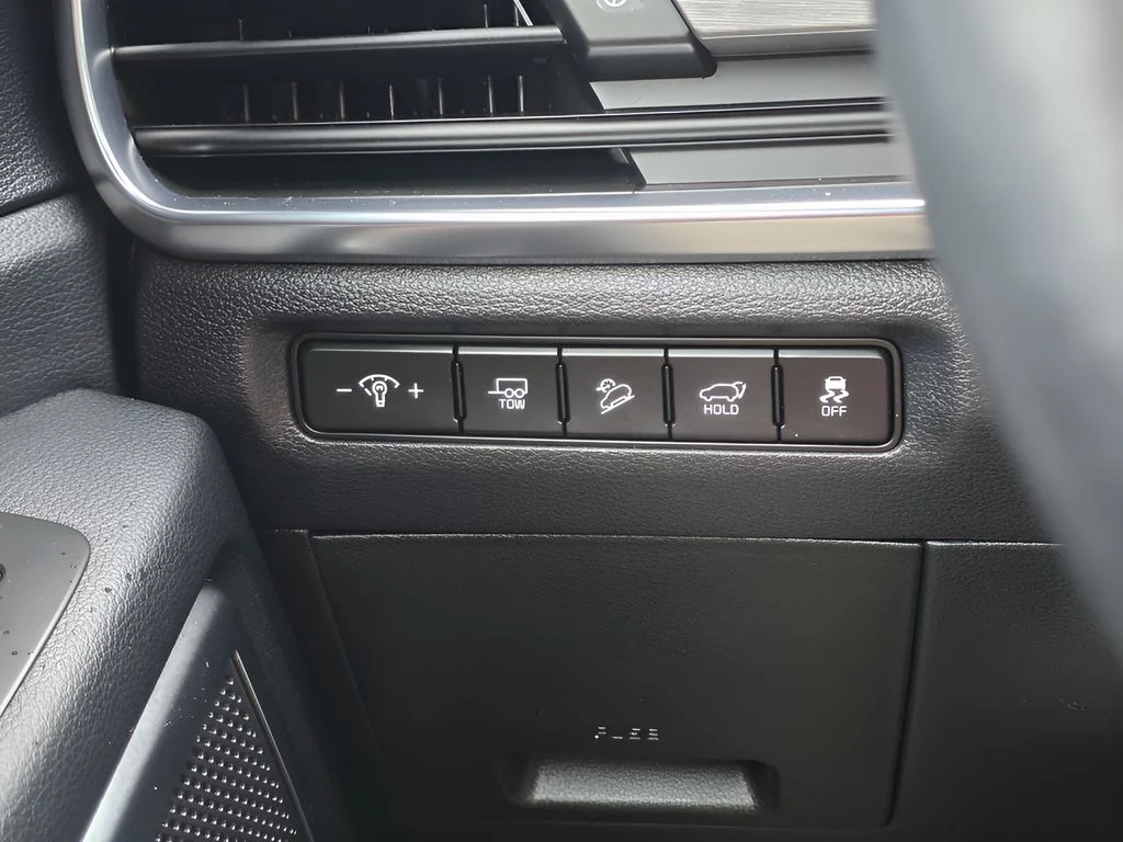 Used 2025 Wolf Gray Kia SX-Prestige X-Line image 29