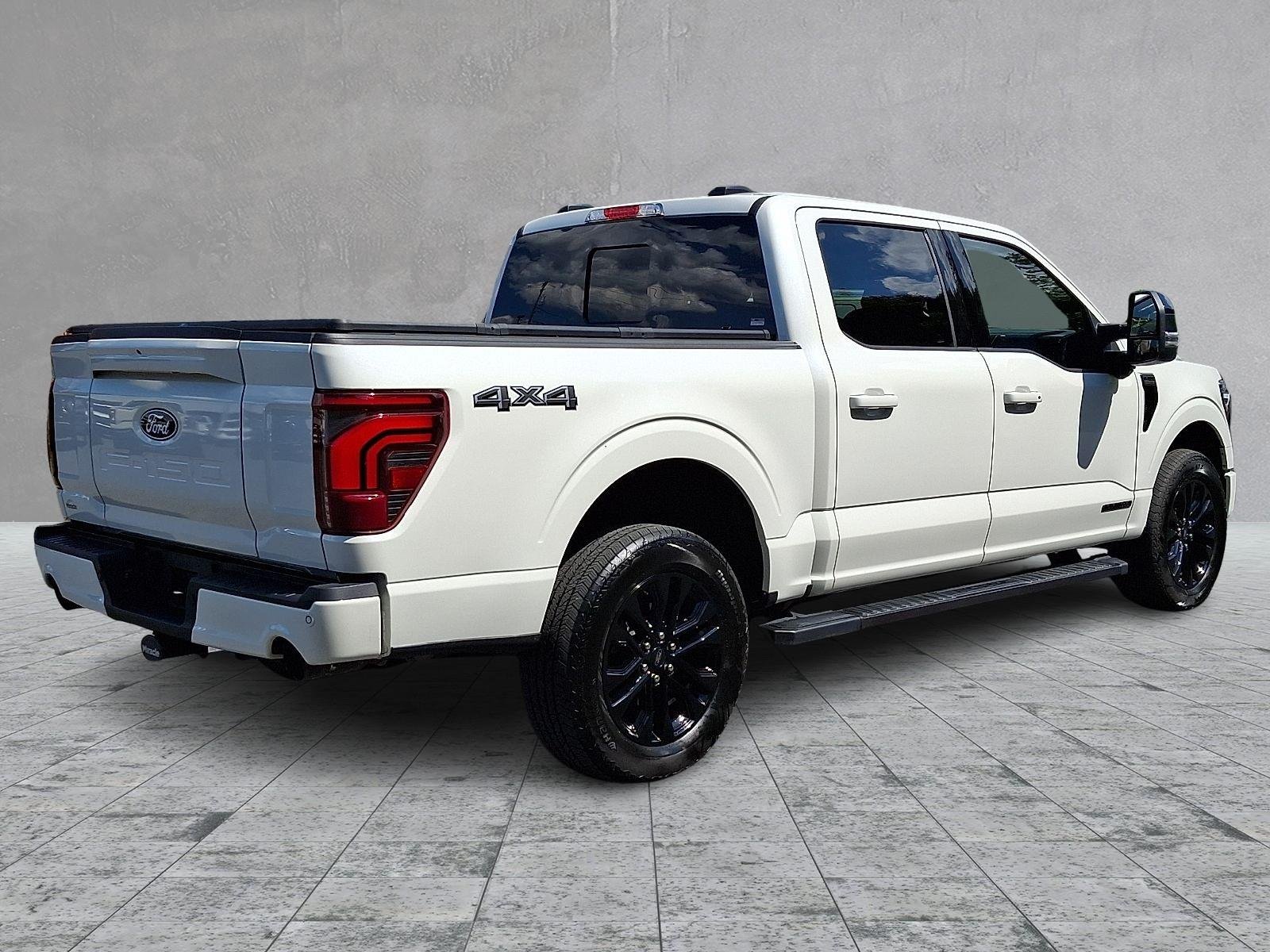 Used 2025 Star White FORD TRUCK LARIAT image 6