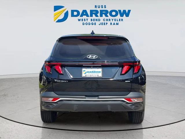 Used 2023 Black Hyundai SE image 4
