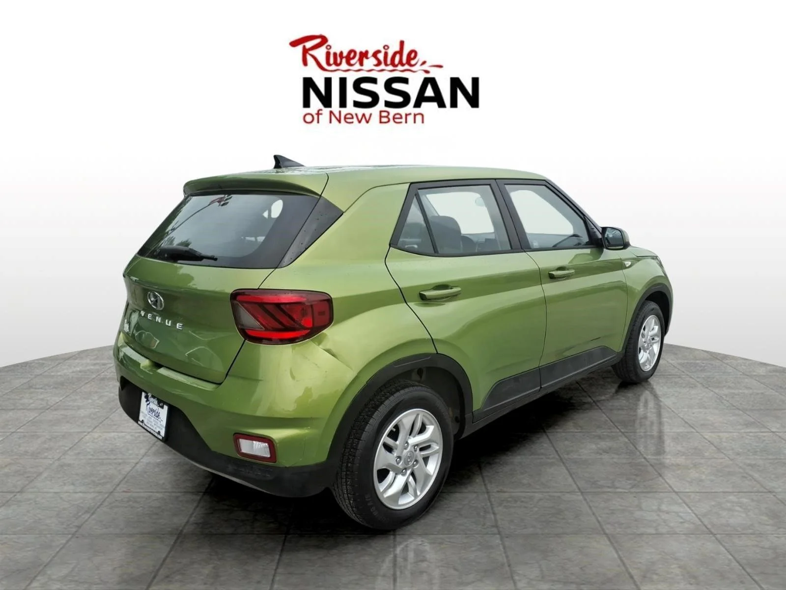 Used 2021 Hyundai Venue SE with VIN KMHRB8A35MU069527 for sale in New Bern, NC