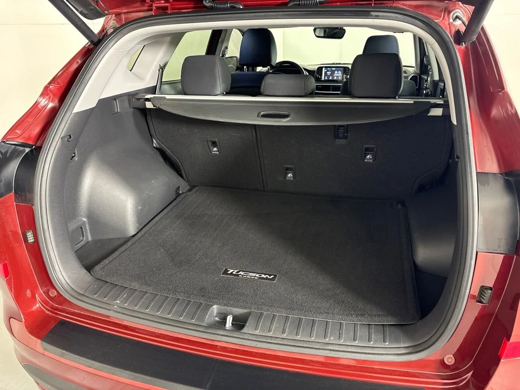 Used 2019 Red Hyundai Night image 22
