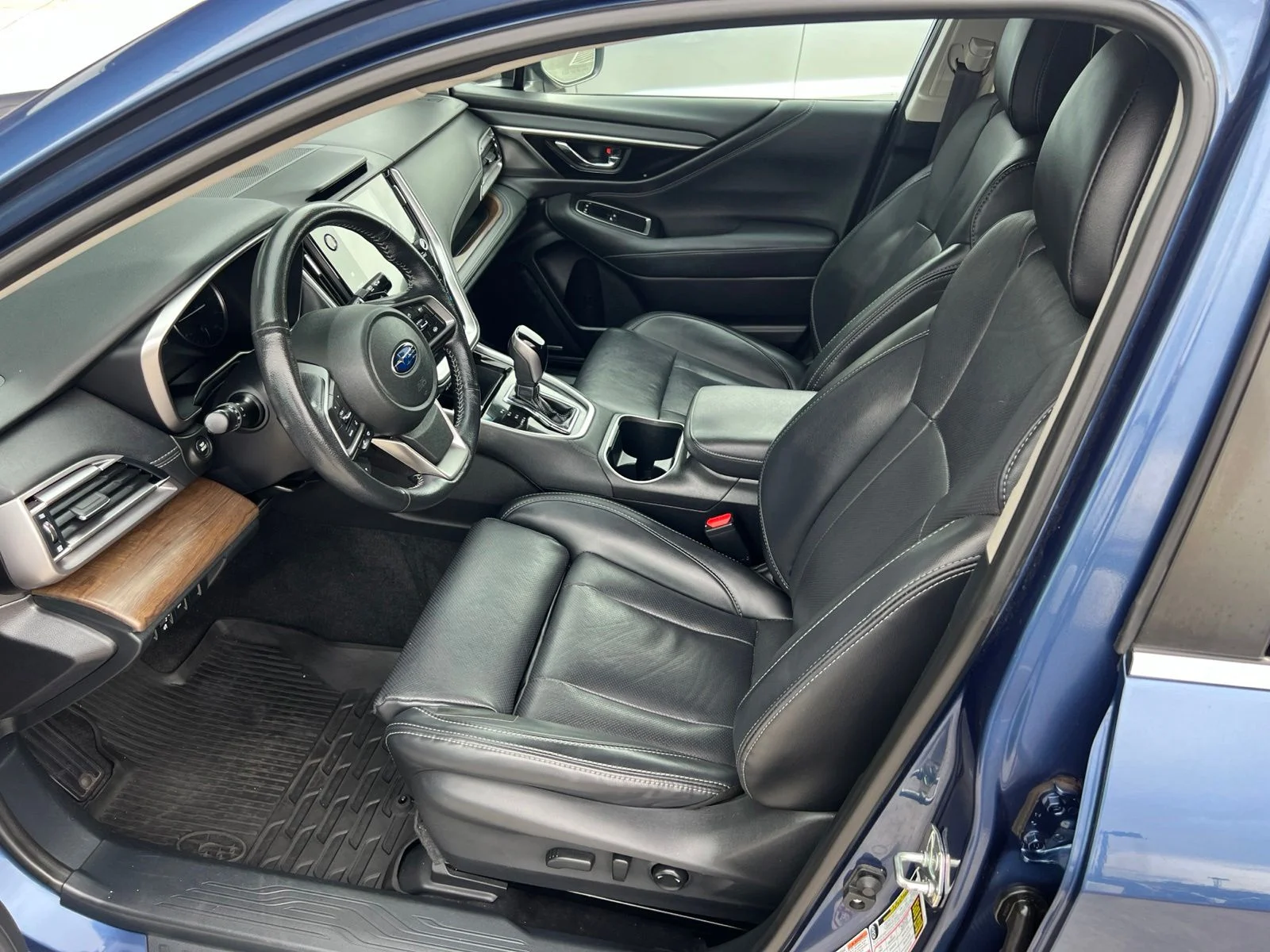 Used 2020 Abyss Blue Pearl Subaru Limited image 17