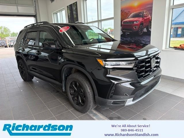 2025 Honda Pilot TrailSport AWD's photo