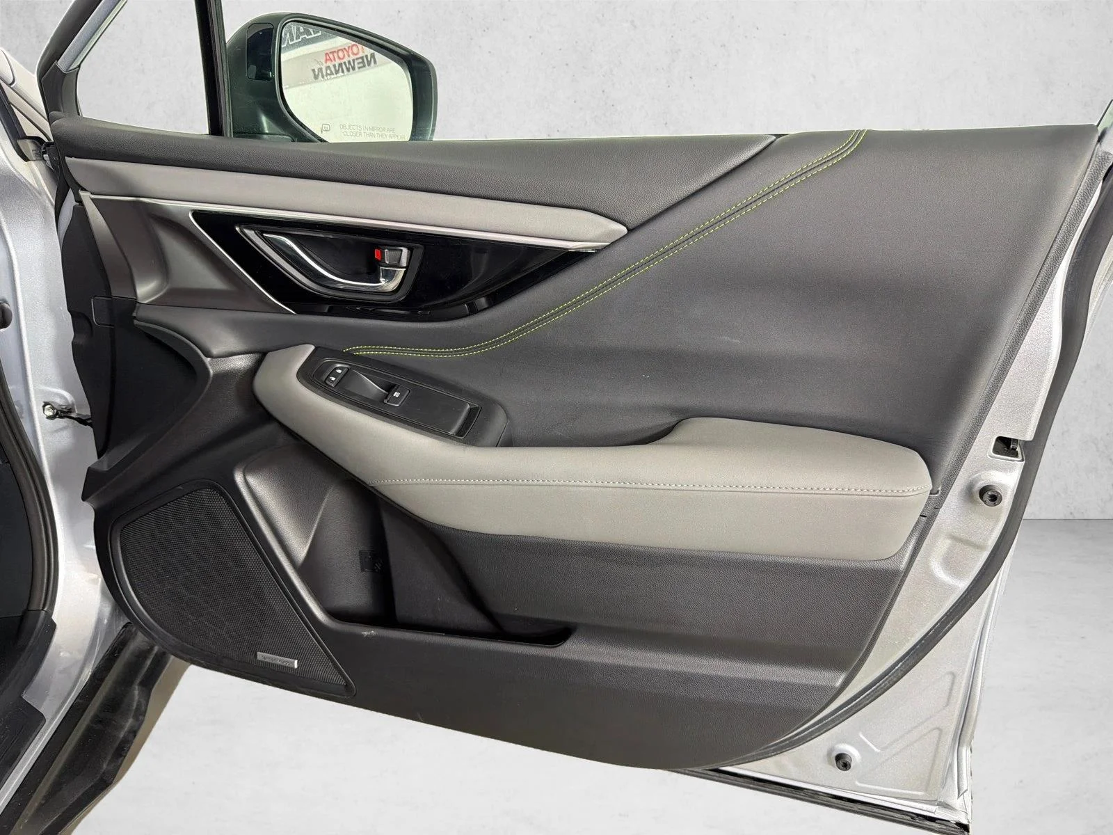 Used 2025 Black Subaru Onyx Edition image 15
