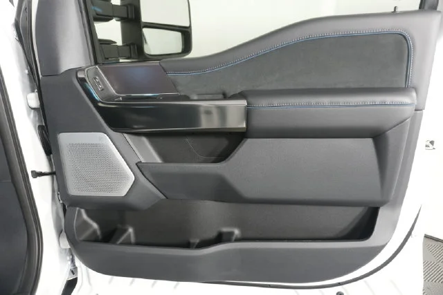 New 2027 Star White Metallic Tri-Coat Ford F-350® Platinum® image 39
