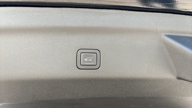 Used 2024 Black Chevrolet High Country image 36