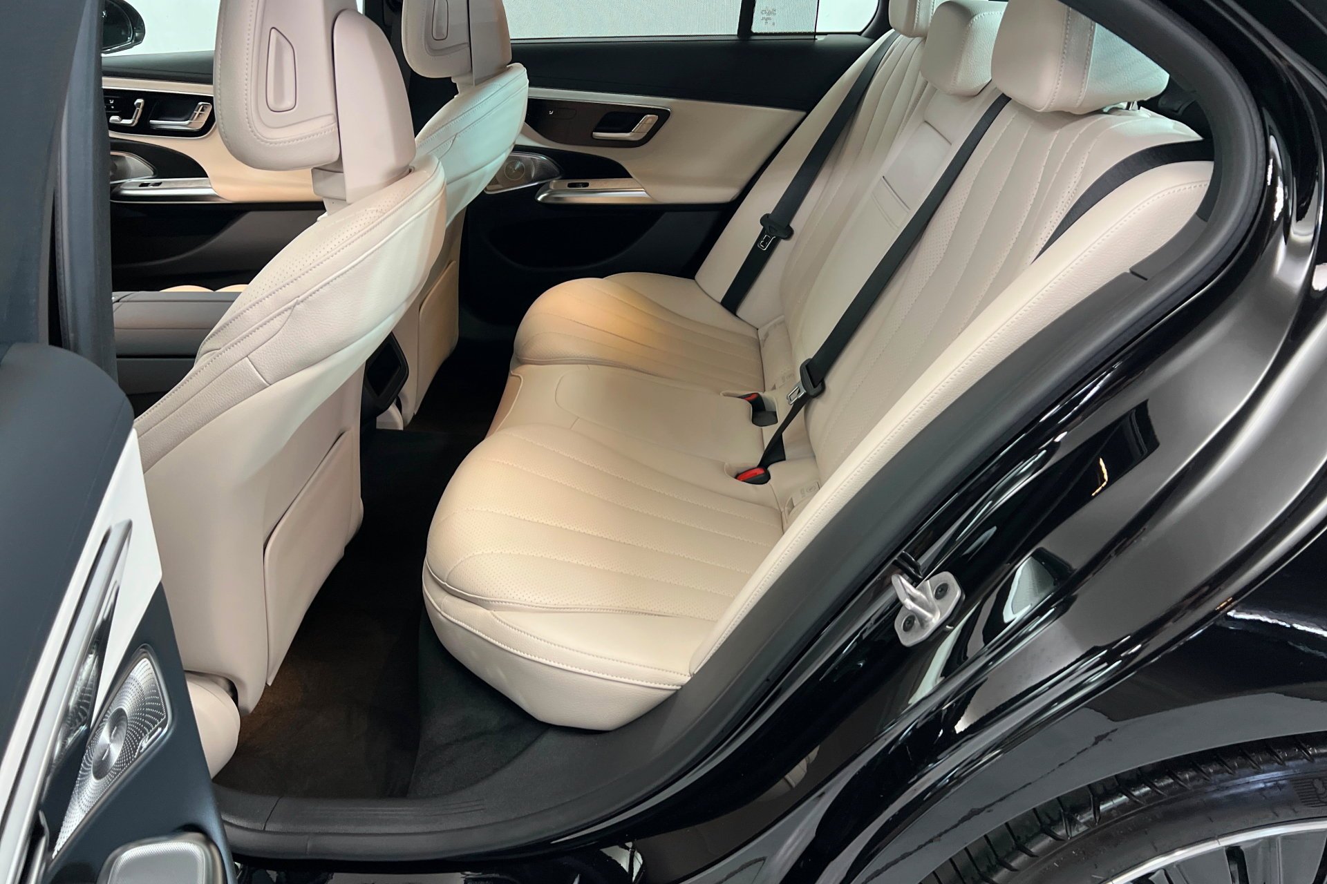 New 2026 Obsidian Black Metallic Mercedes-Benz E 450 image 46