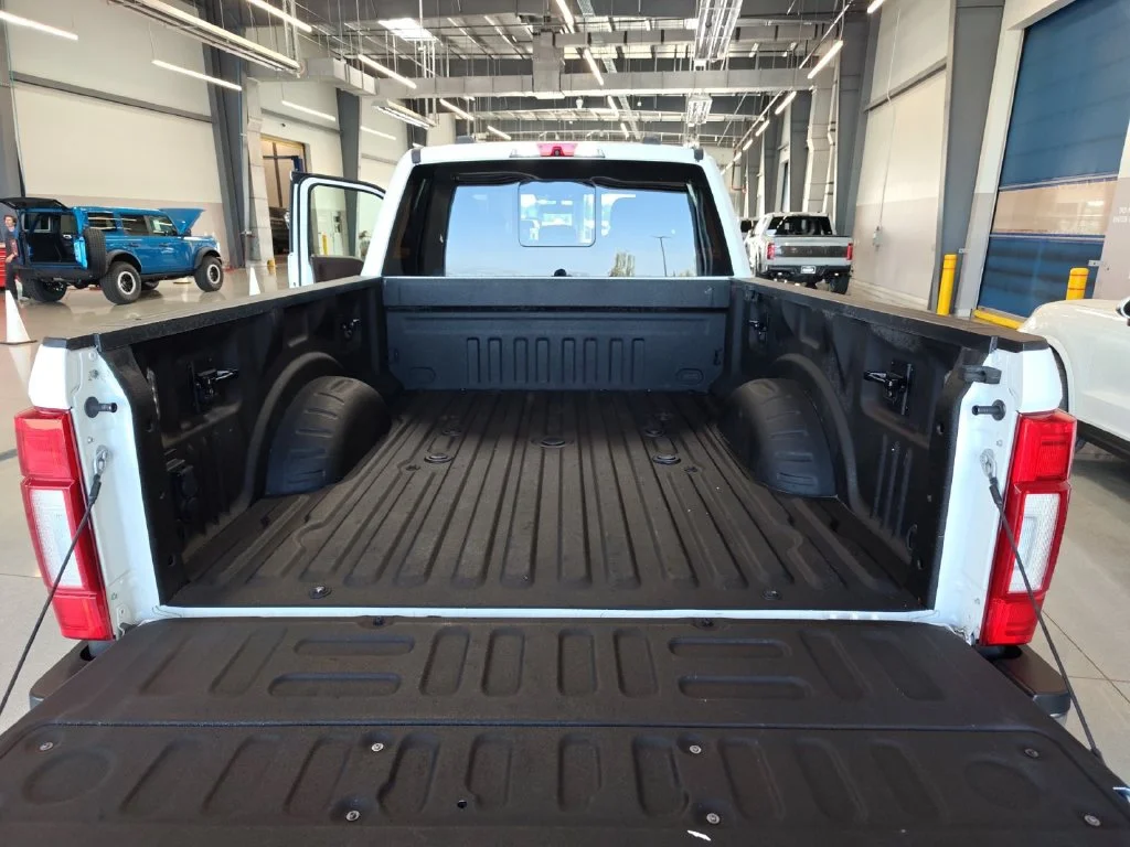 Used 2020 White Ford King Ranch image 29