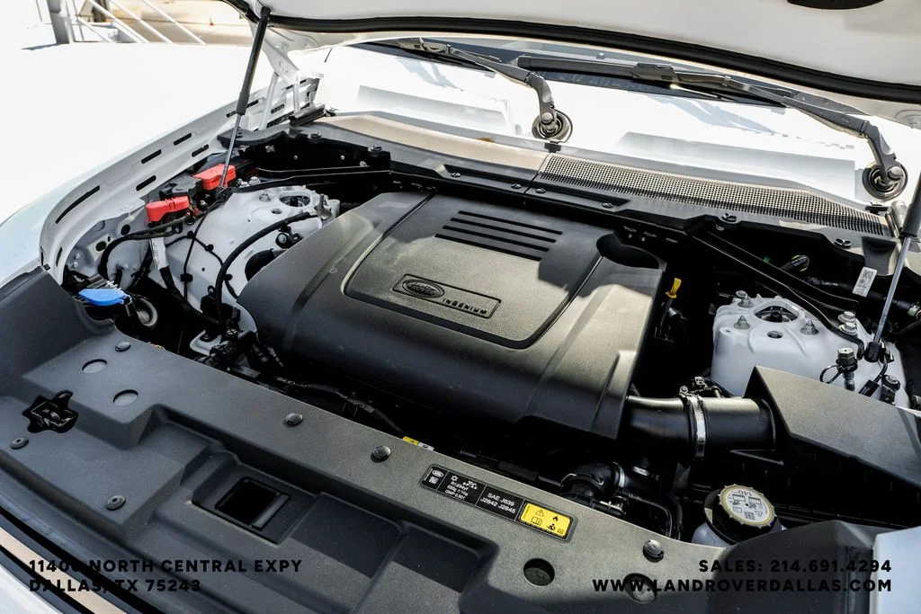 New 2026 Fuji White Land Rover S image 35