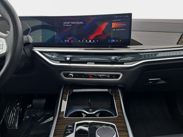 Used 2025 Green BMW xDrive40i image 24