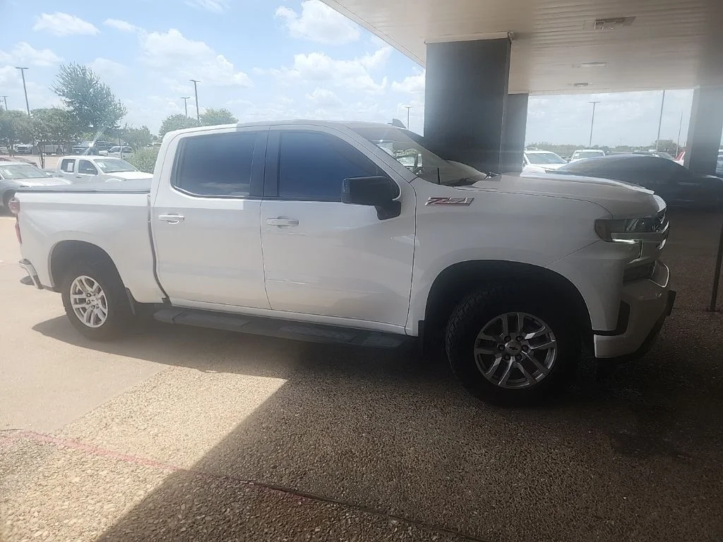 Used 2021 White Chevrolet RST image 4