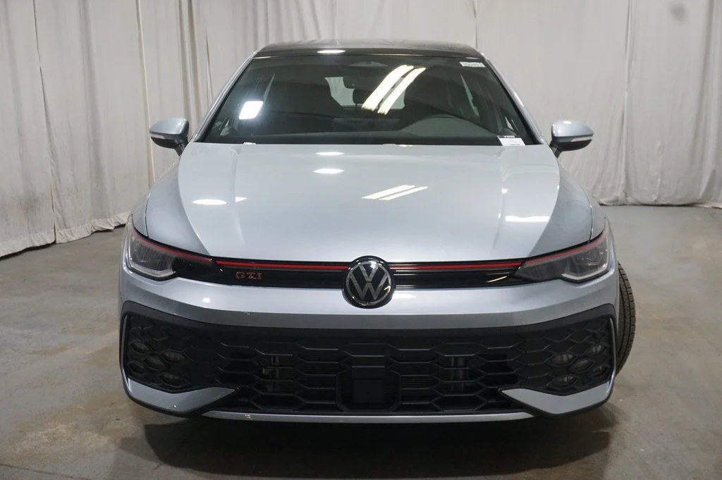 New 2026 Alpine Silver Volkswagen 2.0T SE image 5