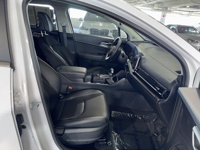 Used 2025 White Pearl Kia EX image 10