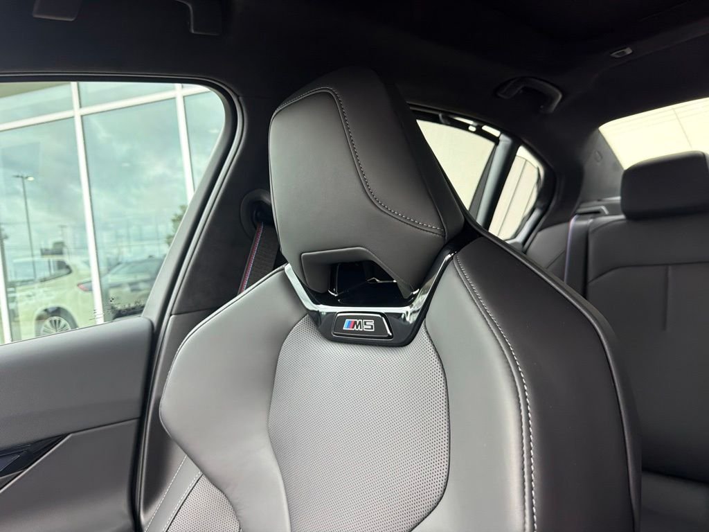 Used 2027 Special Order Color BMW Base image 23