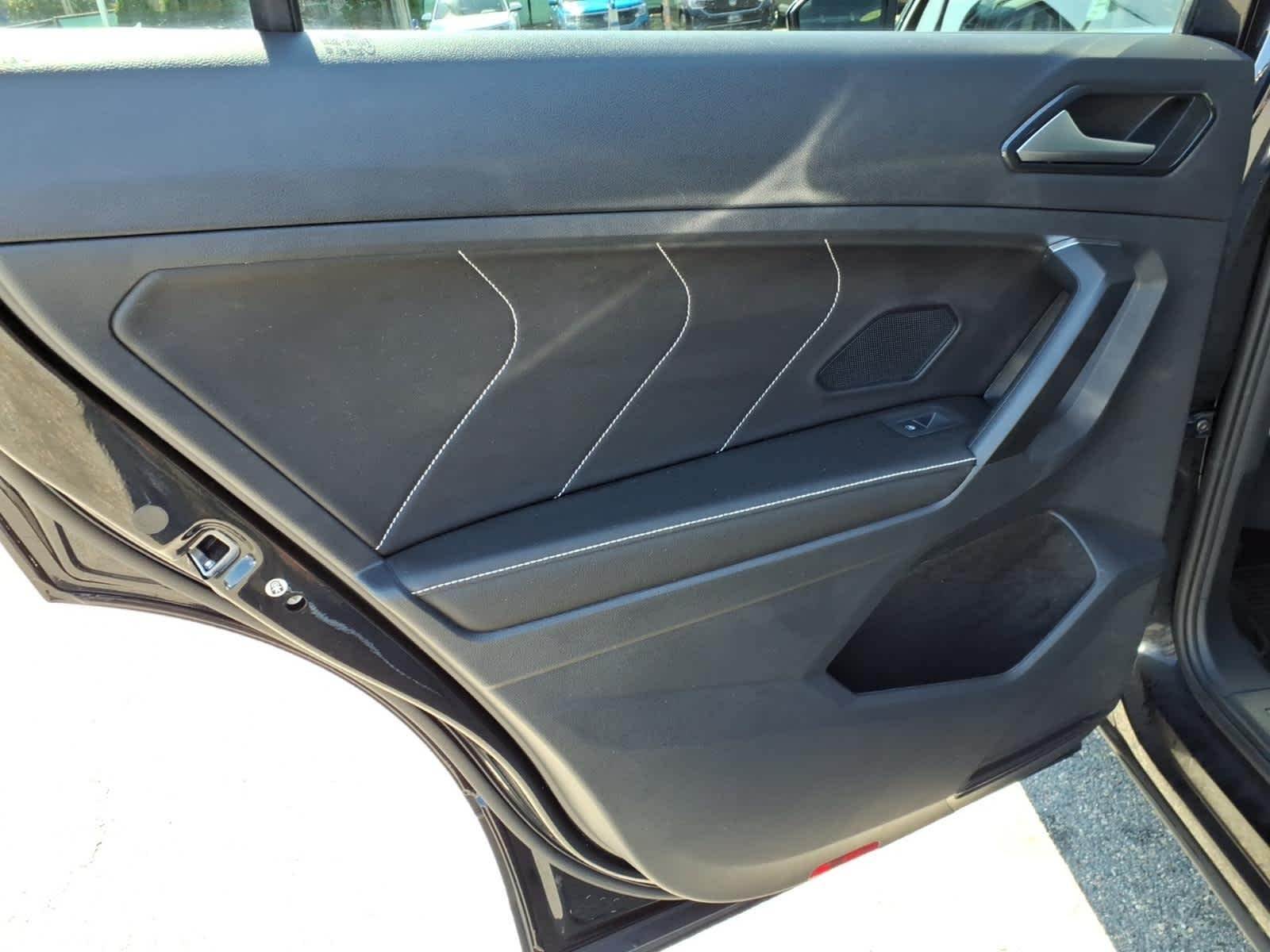 Certified Used 2023 DEEP BLACK PEARL EFFECT Volkswagen SE image 12