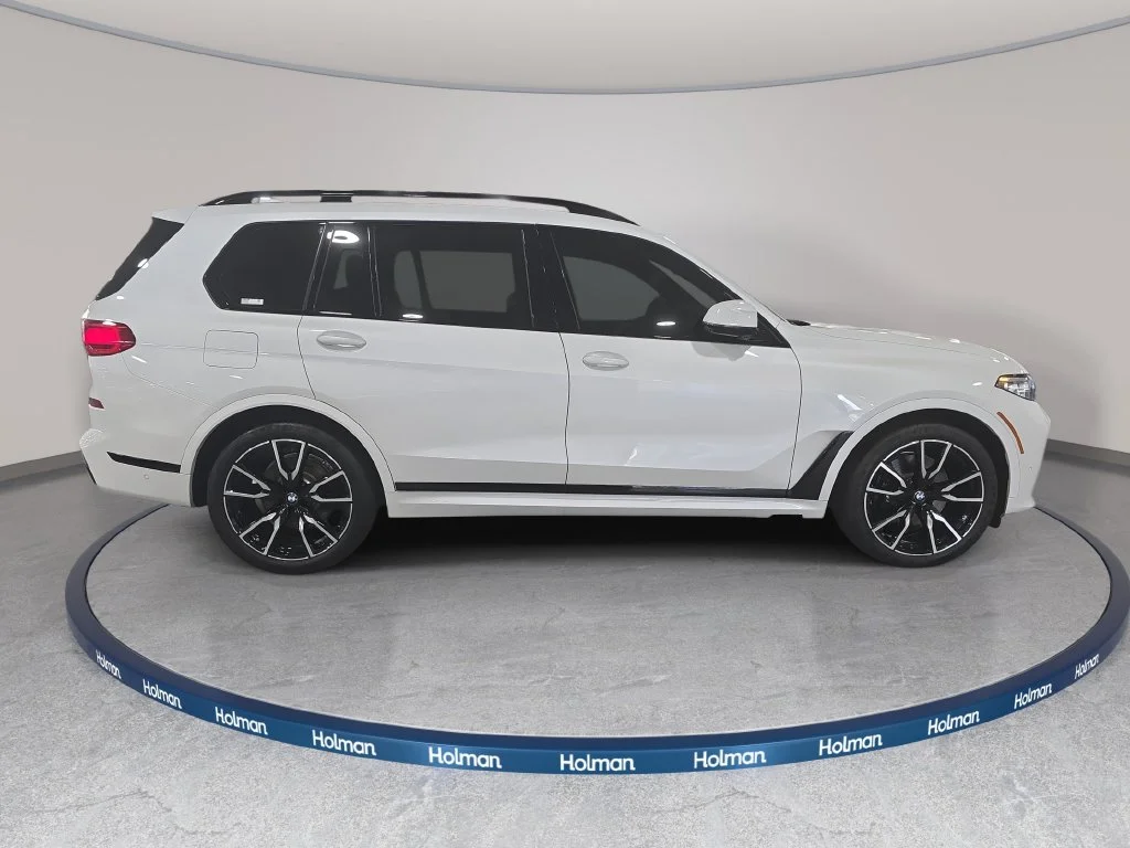 Used 2022 Mineral White Metallic BMW xDrive40i image 5