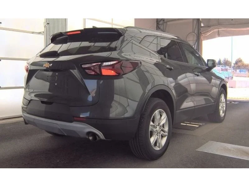 Used 2020 Nightfall Gray Metallic Chevrolet LT image 3
