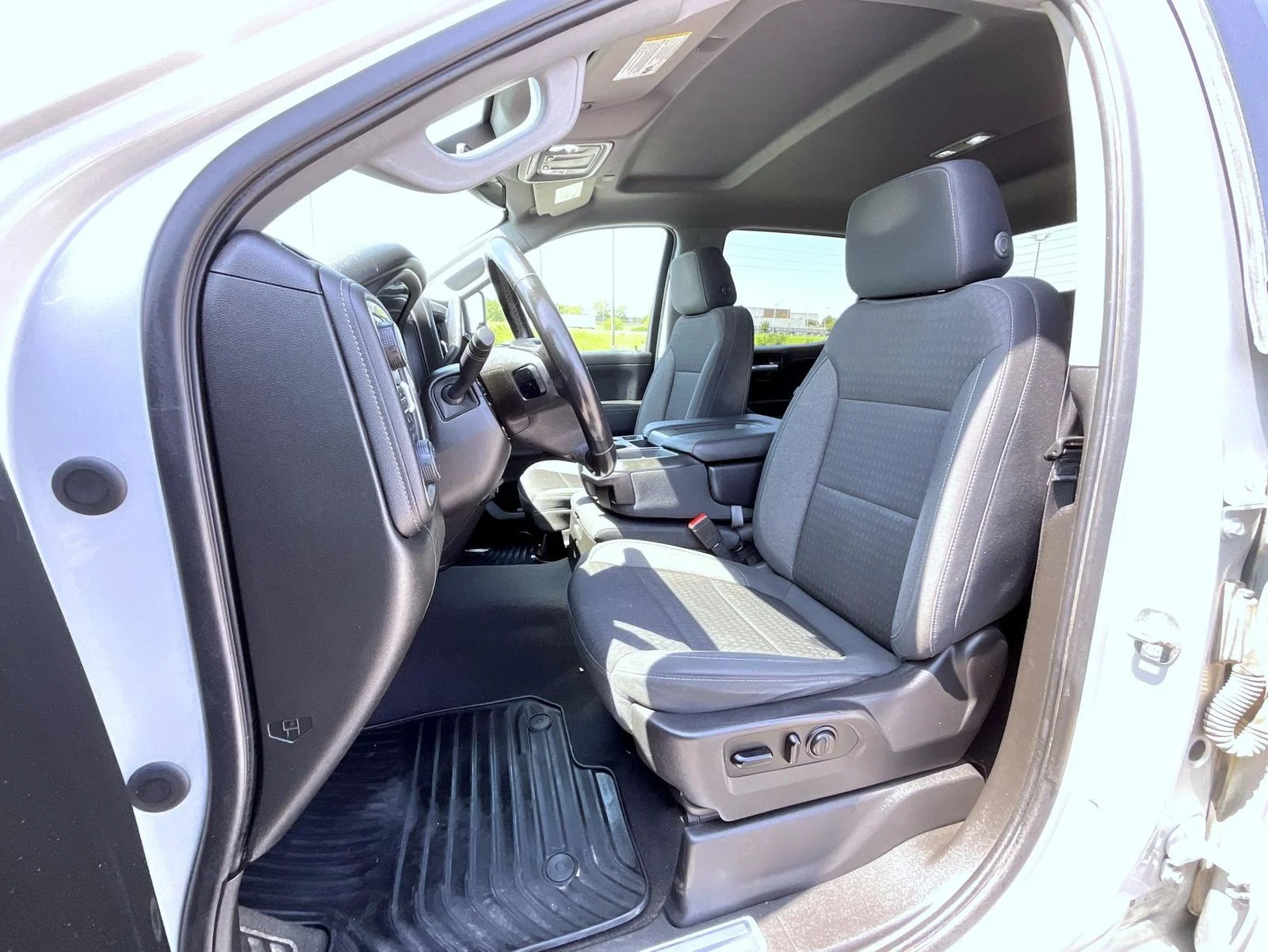 Used 2021 Silver Chevrolet RST image 10