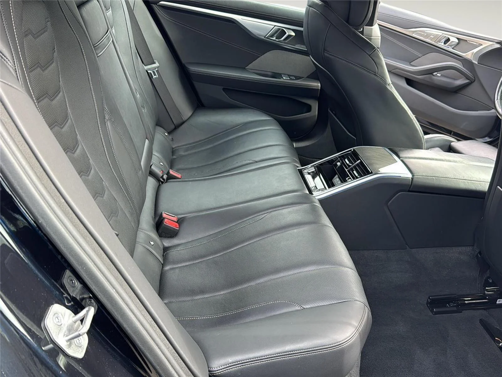 2023 BMW 8 Series 840i - Photo 30