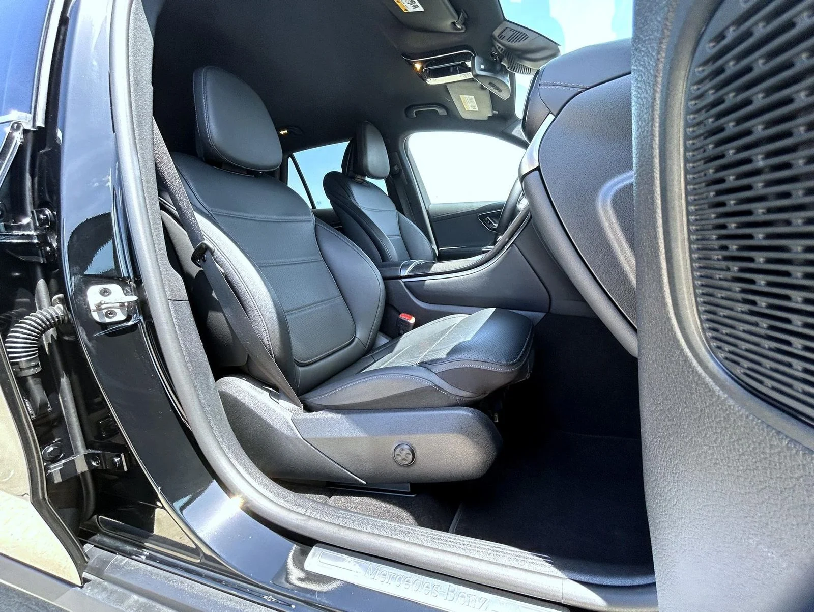 Used 2024 Black Mercedes-Benz GLC 300 image 16