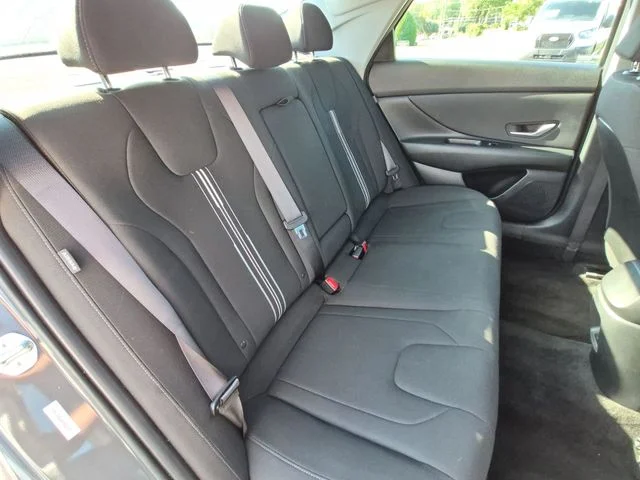 Used 2025 Gray Hyundai SEL Convenience image 33