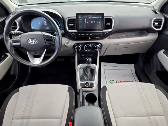 Used 2025 Gray Hyundai SEL image 15