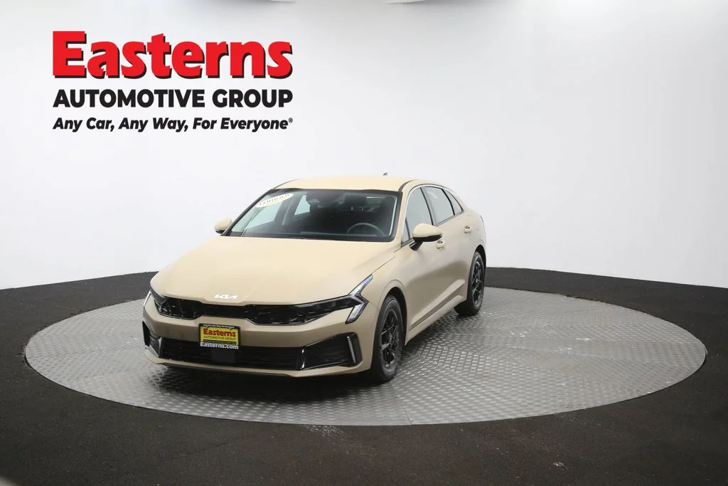 Used 2025 Red Kia LXS image 57