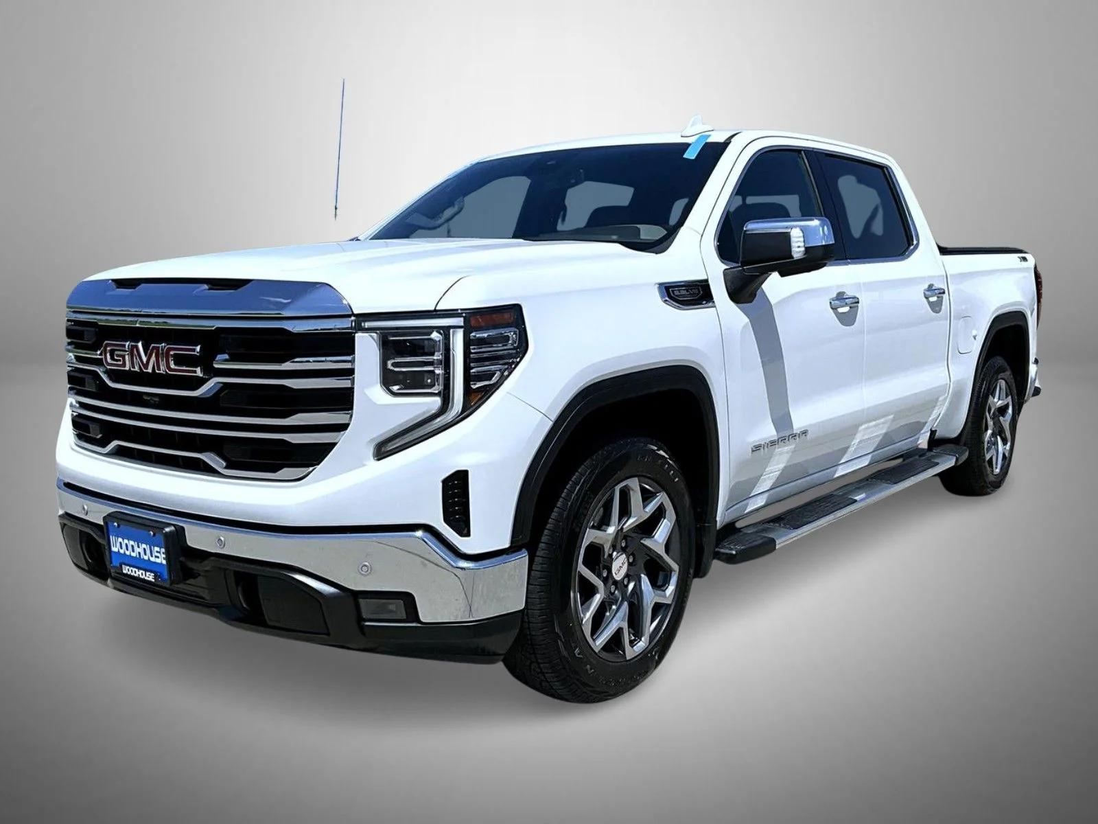 Used 2022 White GMC SLT image 1