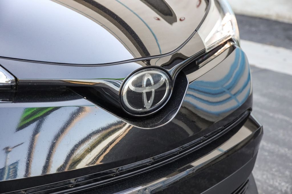 Used 2019 Black Sand Pearl Toyota XLE image 3