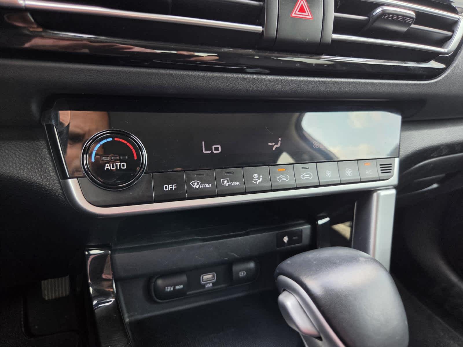 Used 2023 Snow White Pearl Kia SX image 23