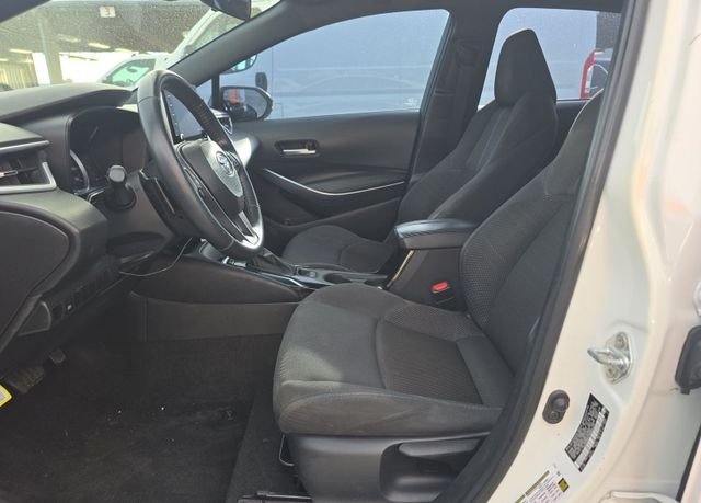 Used 2021 White Toyota SE image 17