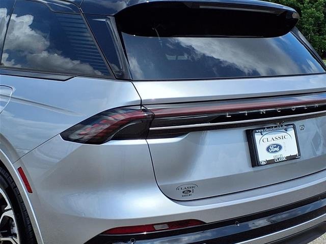 New 2026 Silver Radiance Metallic Clearcoat Lincoln Reserve image 16