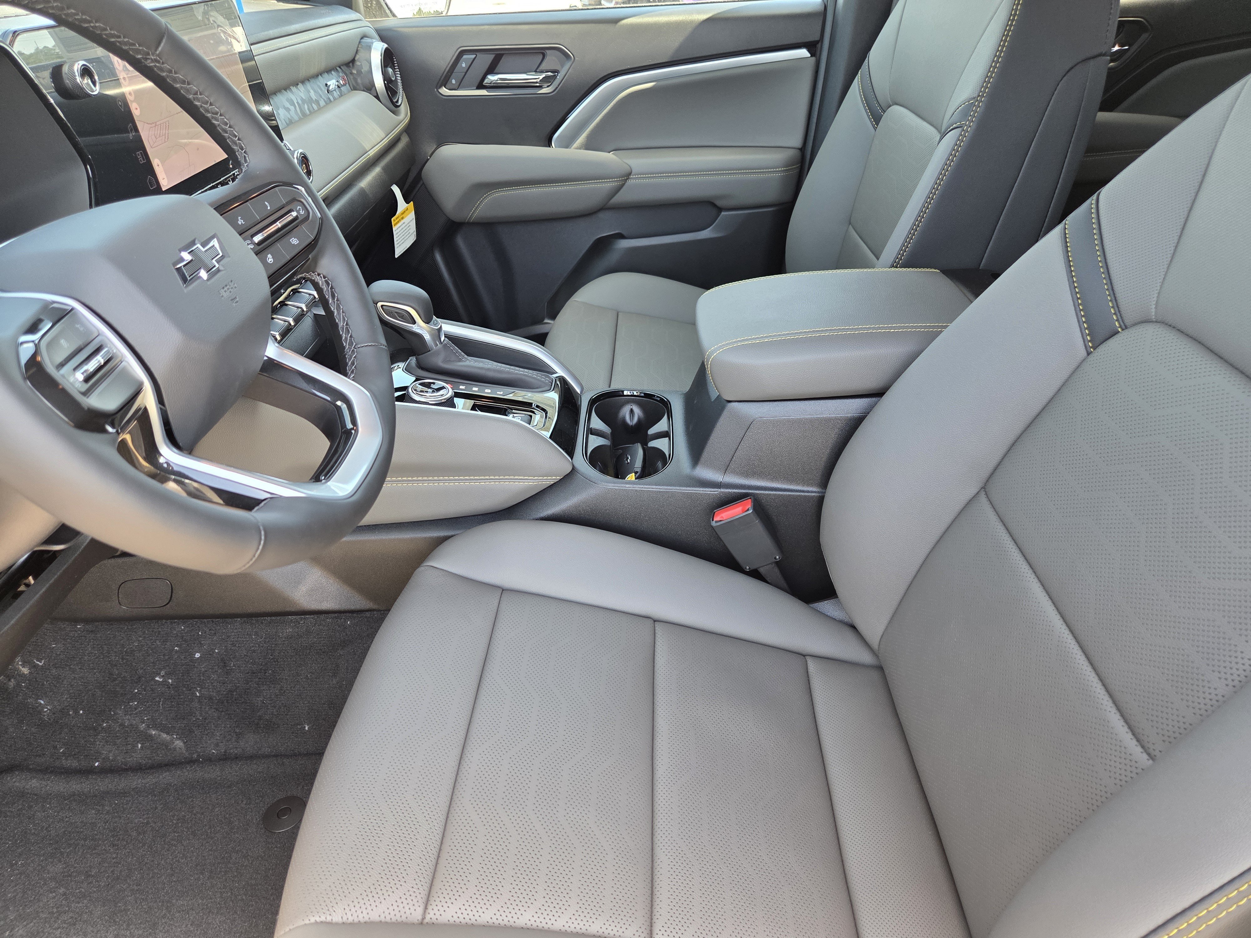 2026 Chevrolet Colorado ZR2 - Photo 21