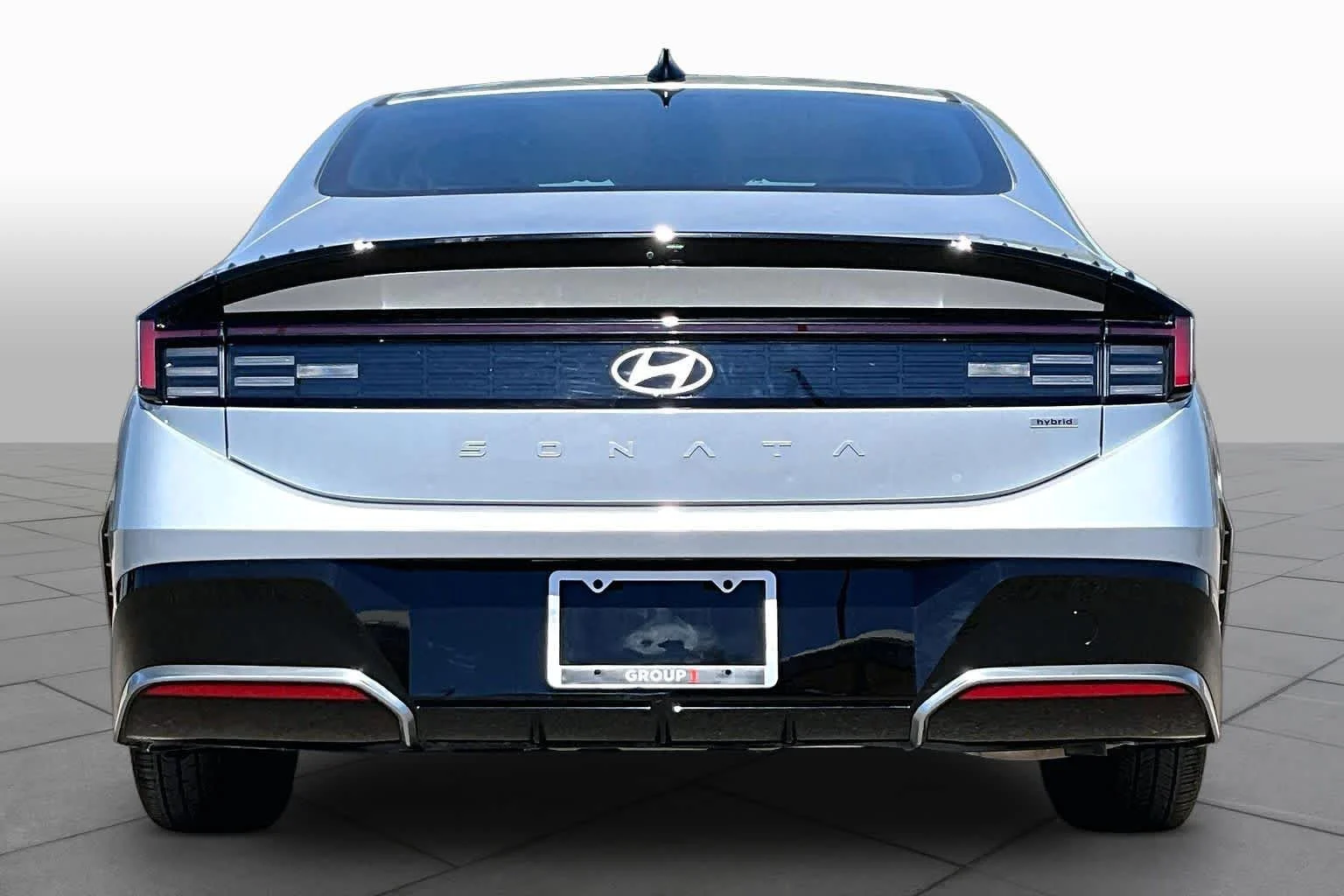 Used 2024 Aero Silver Hyundai SEL image 5
