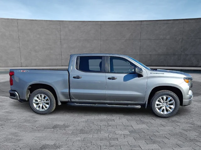 Used 2024 Gray Chevrolet Custom image 7