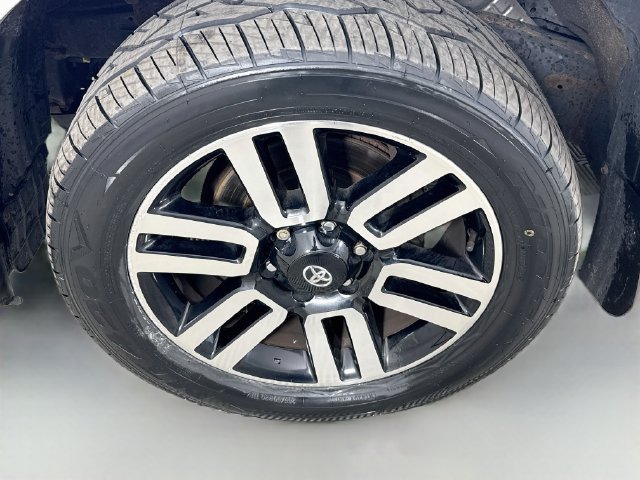 Used 2015 Silver Lexus 460 Luxury image 32