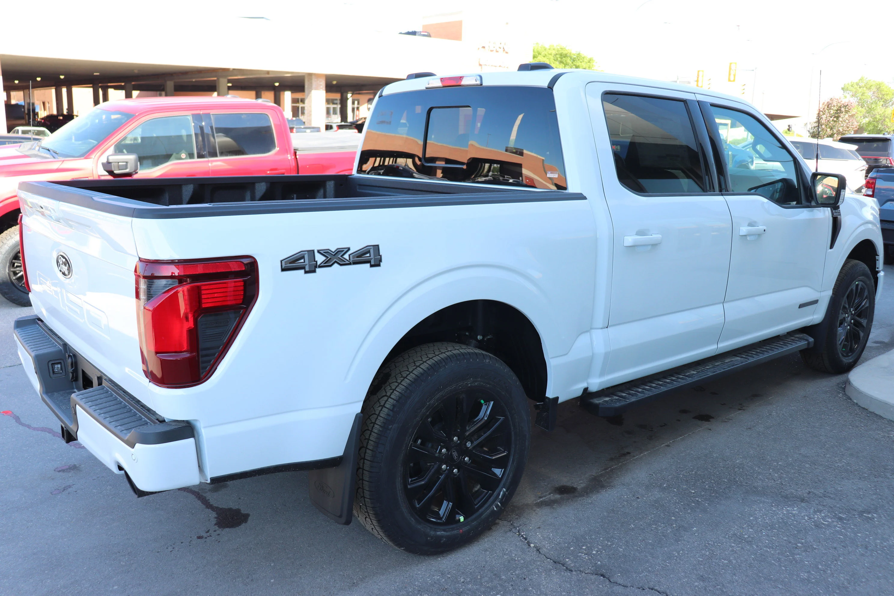 New 2026 OXFORD WHITE Ford XLT image 4