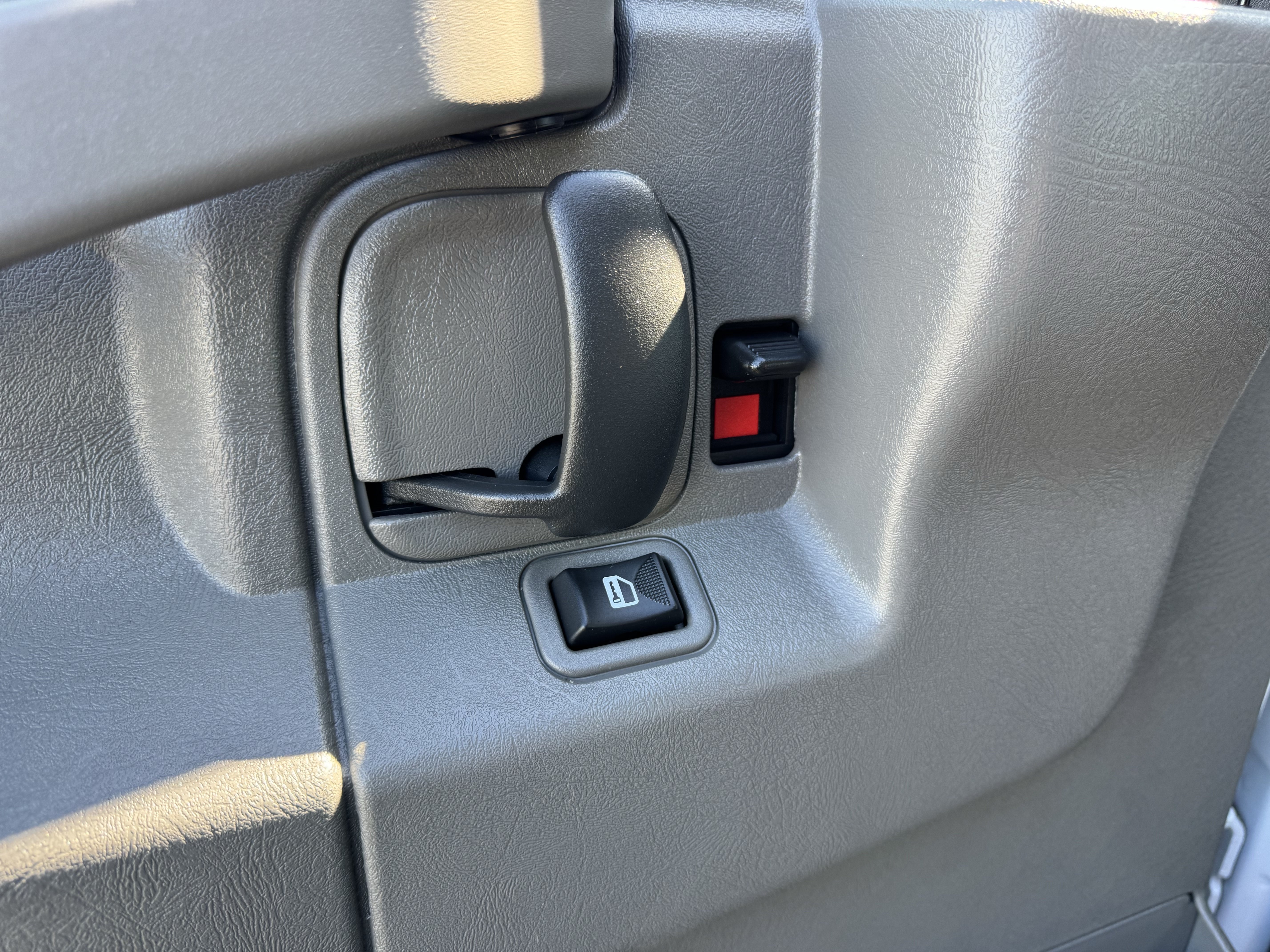 2025 Chevrolet Express Passenger LT - Photo 12