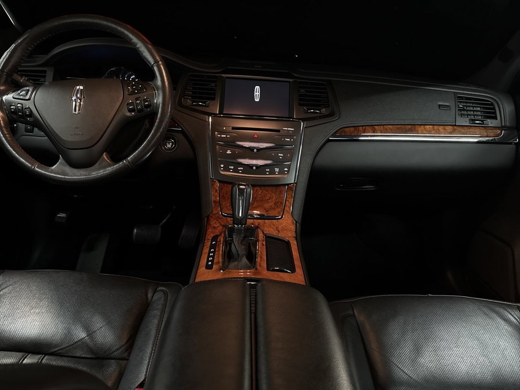 Used 2015 Tuxedo Black Lincoln Base image 28